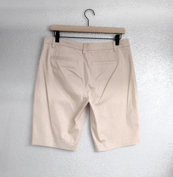 Jones New York Women's Tan Bermuda Shorts Size 6 - Picture 2 of 4